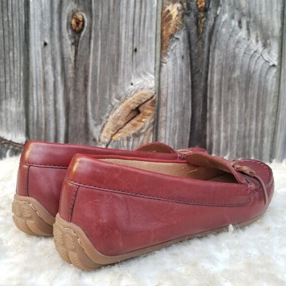 Red Leather Moccasins Clarks Dameo Swing Size 7 Slip On Cushioned Driving Loafer - Picture 7 of 15